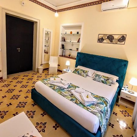 Suleima B&B Messina Centro Exteriör bild