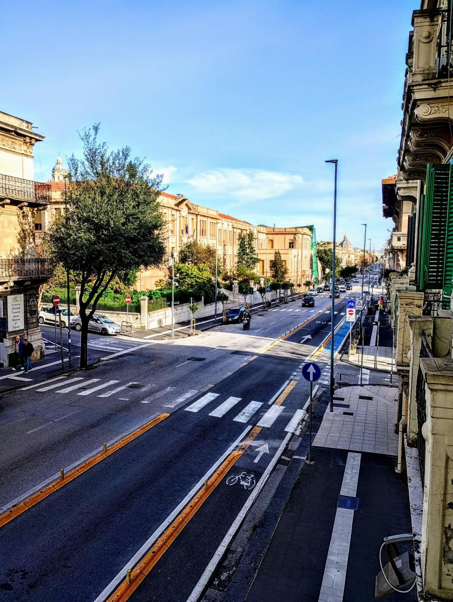 Suleima B&B Messina Centro Exteriör bild